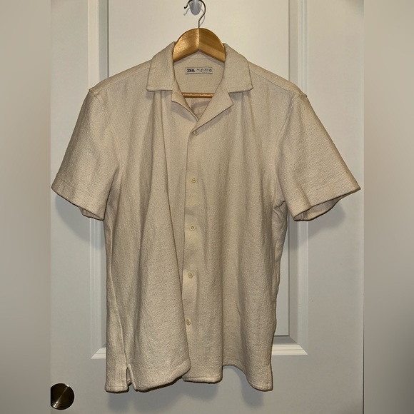 Zara Men's Textured Beige Button Down Shirt - Picture 2 of 6